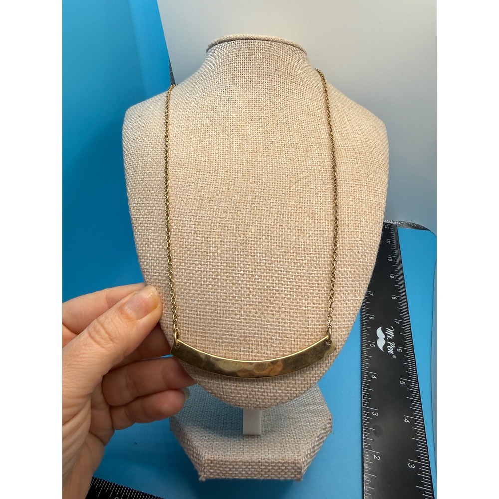 Lucky Brand Gold Tone Hammered Curved Bar Necklace Turquoise Clover‎ Charm 19 in